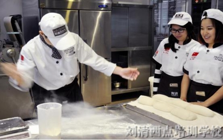 谜之高人气，学烘焙它100%可以成就你！