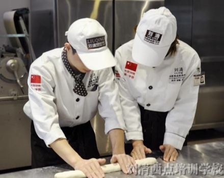 向渣学校宣战！今天就让你知道最好的烘焙学校在哪里！