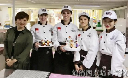 呀！才看第1张，就知这烘焙培训学校是怎么吊打同行的
