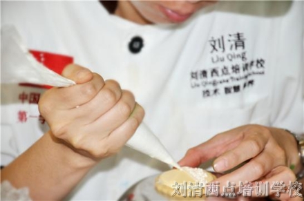 您一定很好奇，别人家卖的是什么私房烘焙产品，一年能卖2个亿！