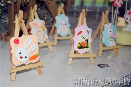 这个烘焙培训学校的炒鸡萌的饼干您肯定没见过！