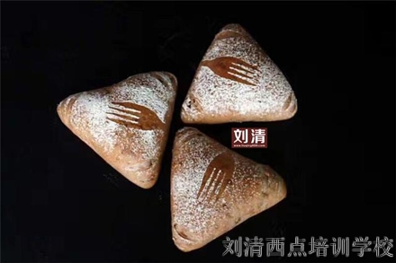 今天，整个烘焙界都在疯传这个烘焙培训学校22张照片！