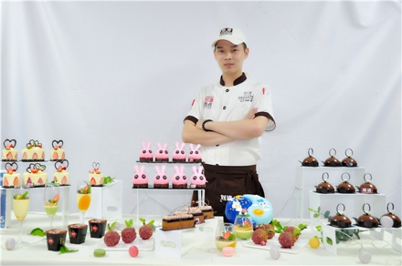 刘清烘焙学校怎么样？看看创意法式西点甜品台！